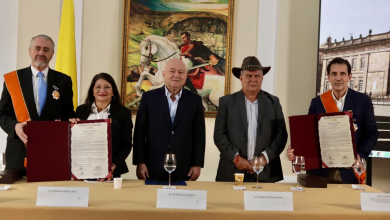 Photo of Comisión de Paz del Senado condecora a representantes de la ONU y la OEA por su aporte a la construcción de paz en Colombia